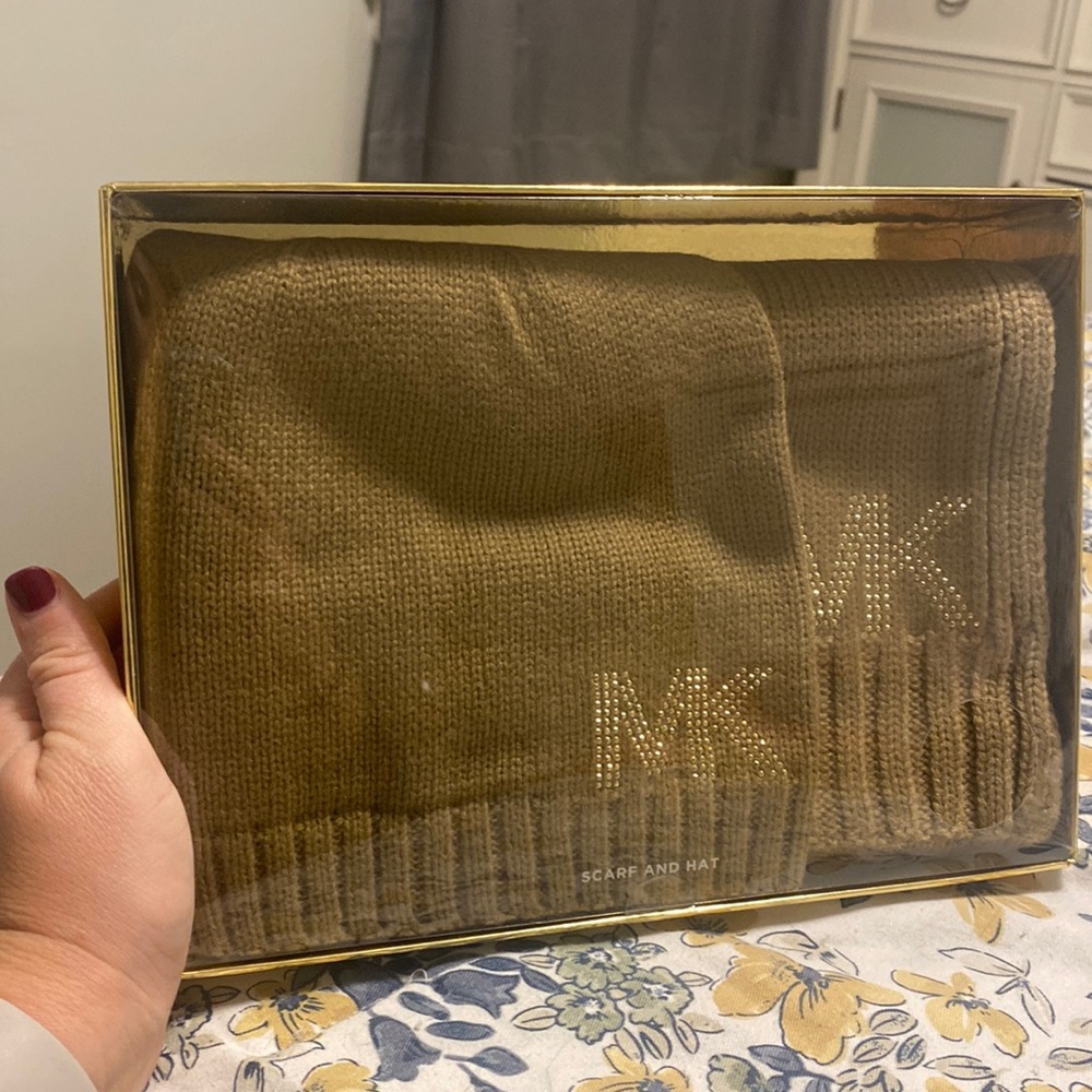 Brown Michael Kors Scarf and Hat